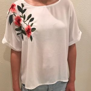 Loose fitting floral top!